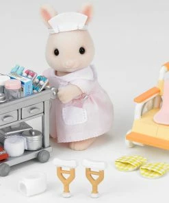 SYLVANIAN FAMILIES COUNTRY NURSE SET